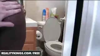 موقع الفيديو القضيب يدخل المهبل الأسود