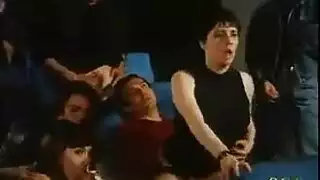 سيناريو بورن كلاسيكي: قذف داخل القاعة السينمائية