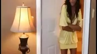 جنس أم ساخن: الشاب الوسيم ينيك فتحتها المبلولة