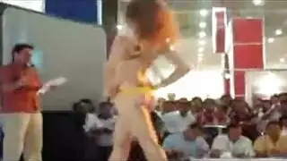 حفلة نوم لطالبات المدارس مع جماع جماعي