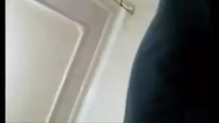 فيلم إباحي مصري مثير: ممارسة جنسية جامحة في شقة عربية سرية
